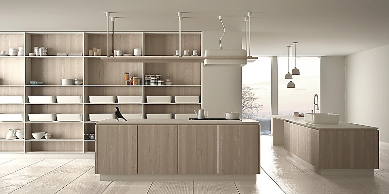 Helle, moderne Küche mit offenen Regalen, zwei Kücheninseln und klarer, minimalistischer Gestaltung.
